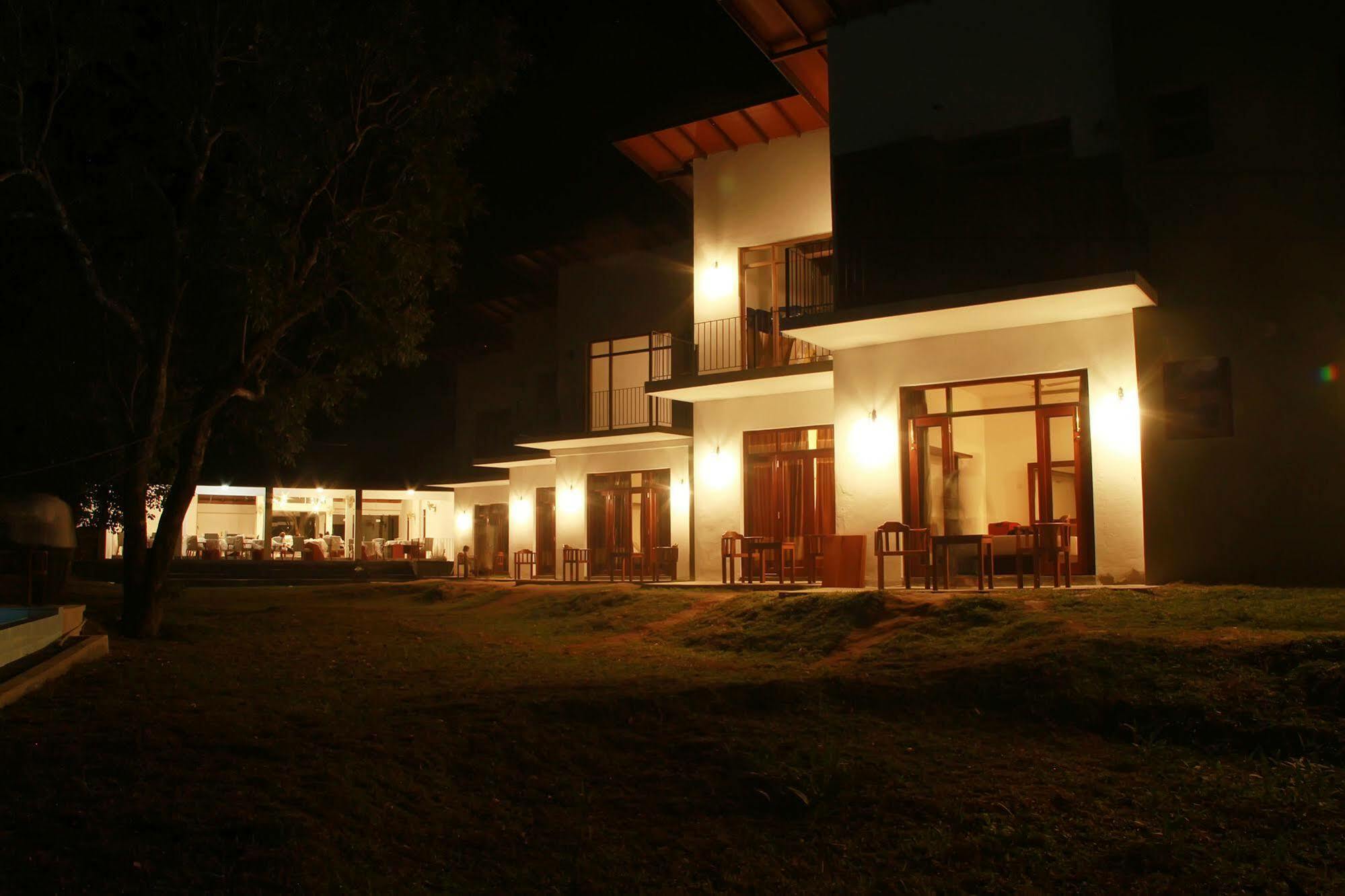 Sigiriya Wewa Addara Hotel - Hotel By The Lake Eksteriør bilde